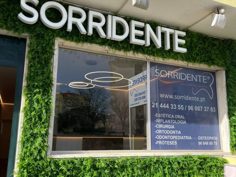 Sorridente-clinica médica dentária
