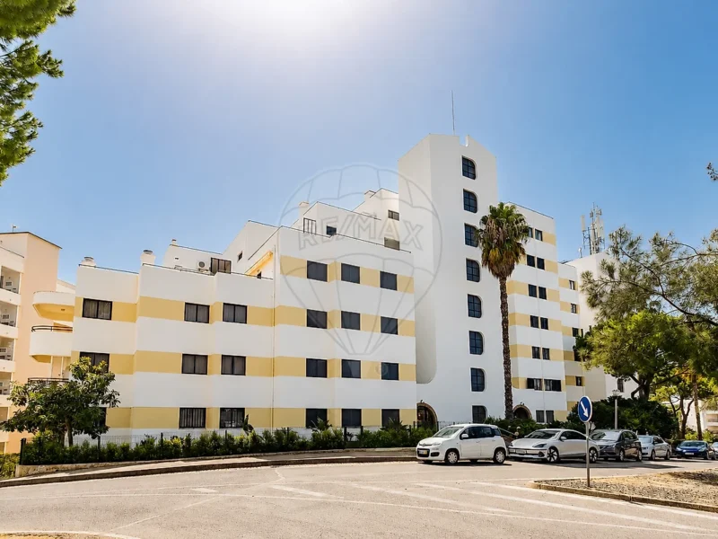 RE/MAX Parede