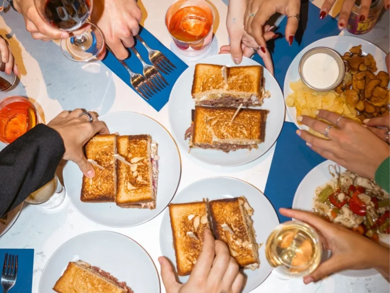 Let’s Pastrami | Sandwiches and wine in Cascais