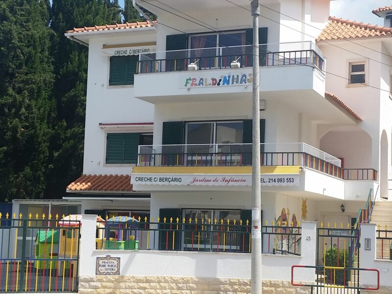 Fraldinhas - cascais - babysitting - creche - infantátio - atl
